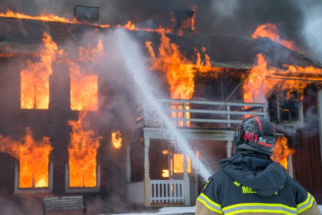 Prévention incendie entreprise flammes extincteur alarmes incendie formation prévention incendie