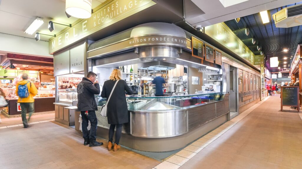 Halles Paul Bocuse : cette mise en concurrence surprise avec critères écolos qui rebat les cartes entre les 56 commerçants