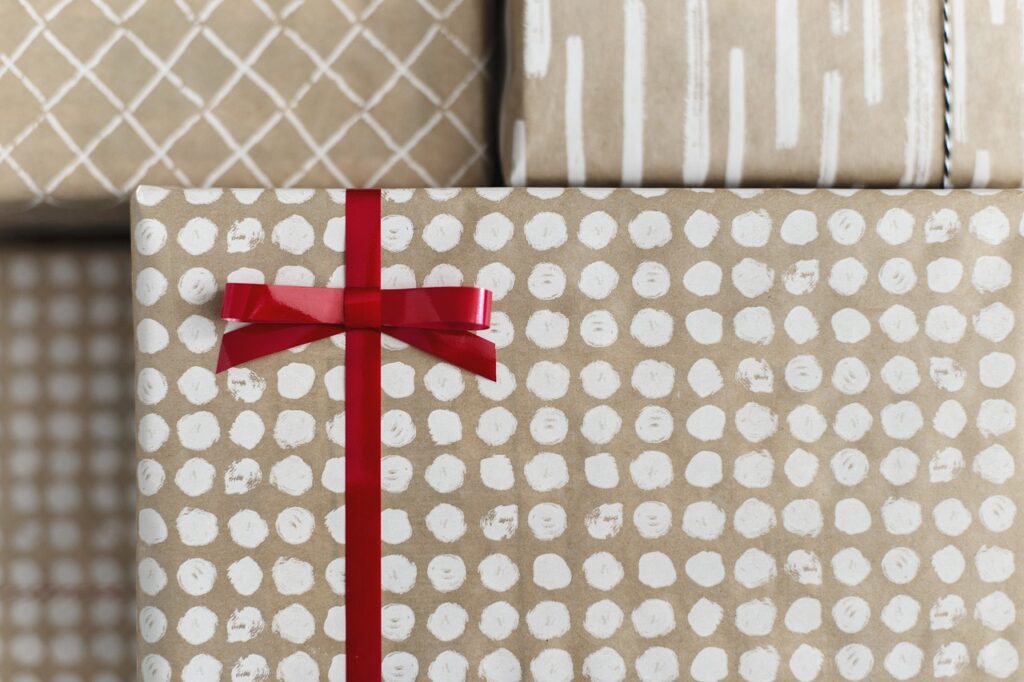 Les avantages des chèques-cadeaux en entreprise : pourquoi les offrir ?