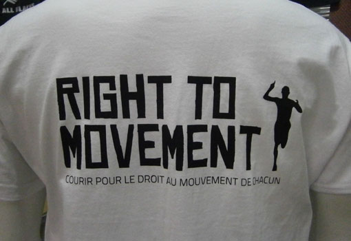 message sérigraphié au dos du t shirt